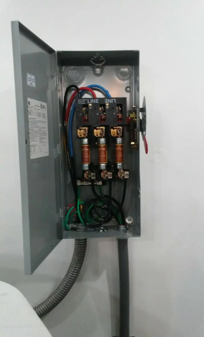 Three-phase disconnect switch installed for Smoke Detector Installation in Phenix City